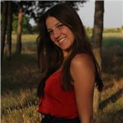 Profesora de apoyo escolar ofrece clases de francés/castellano. Graduada en filología francesa con máster de educación secundaria